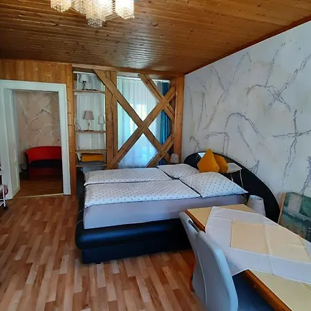 Inn Gaestehaus Zur Post - Heritage *