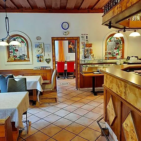 Gaestehaus Zur Post - Heritage אורחן *